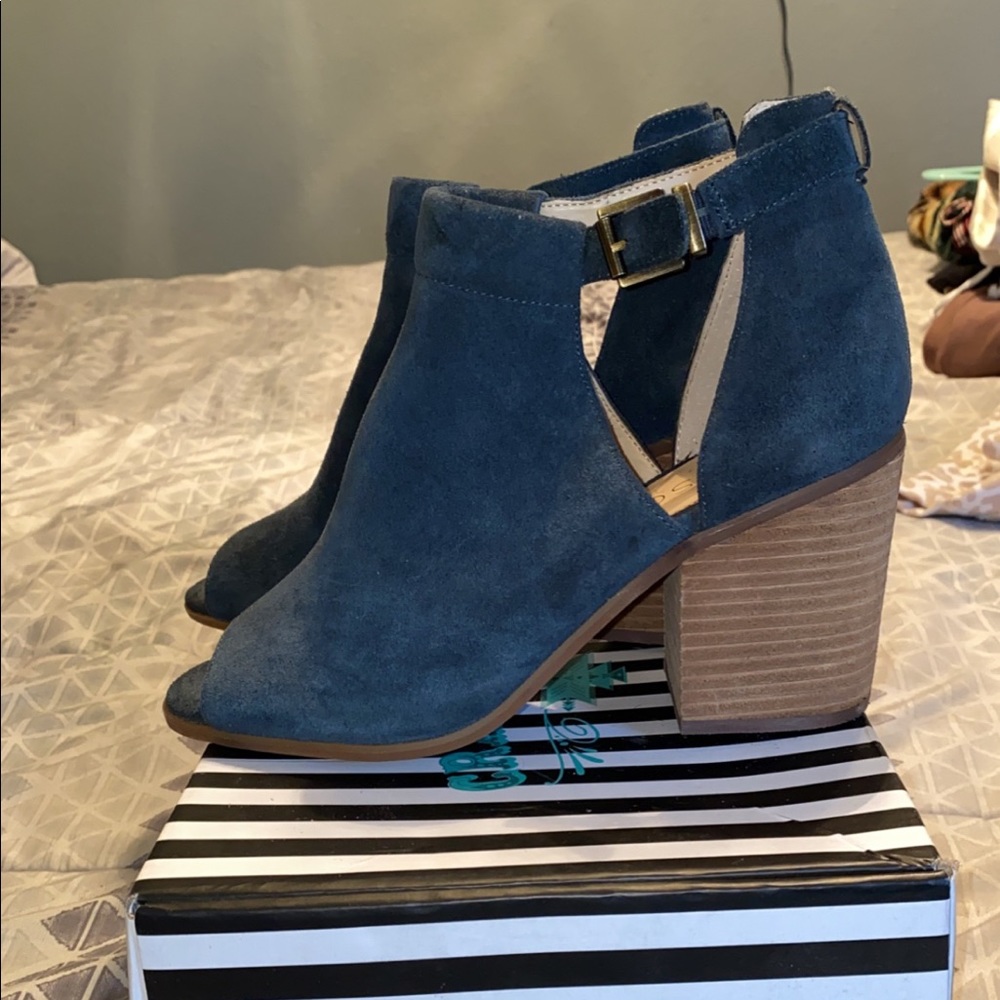 Almost new booties